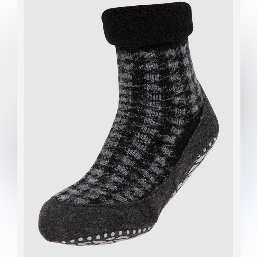 FALKE
COSYSHOE
UK 7-8 141-42 1 US 8-9
Cashmere socks, Cozy Gripper Slipper socks